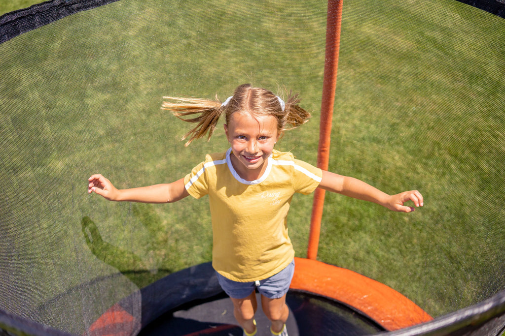 6-Foot Trampoline with Enclosure M645