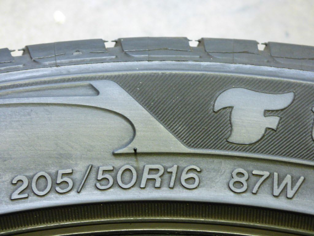 205/50R16 Ultra High Performance Tire I254