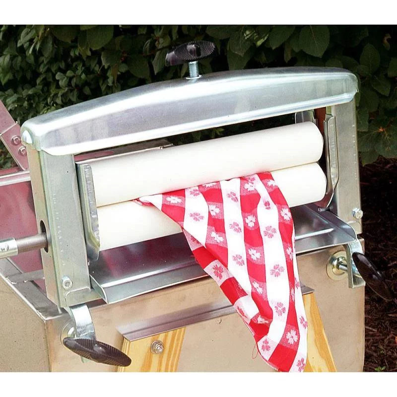 15 Gallon Laundry Agitator Hand Washer Tub and Wringer with Wooden Legs A775147