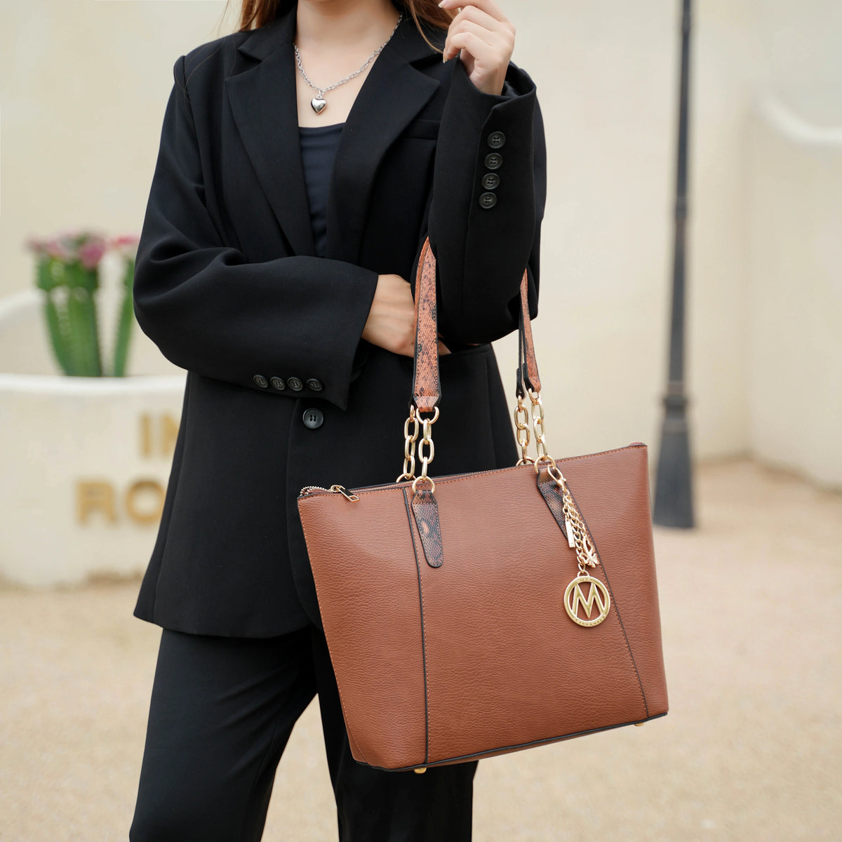 Red Vegan Leather Tote Bag & Wristlet Wallet Z1553