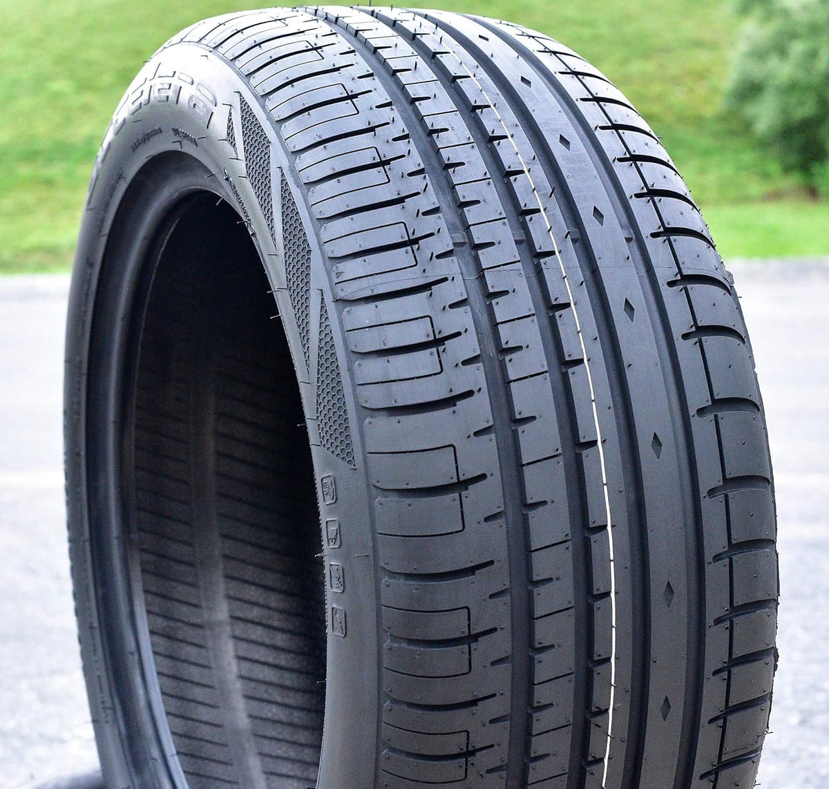 235/45R19 All-Season High Performance Radial Tire F370909